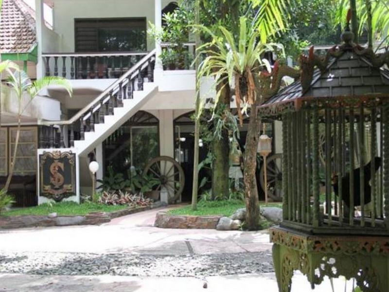 Splendid Inn Malang Kültér fotó