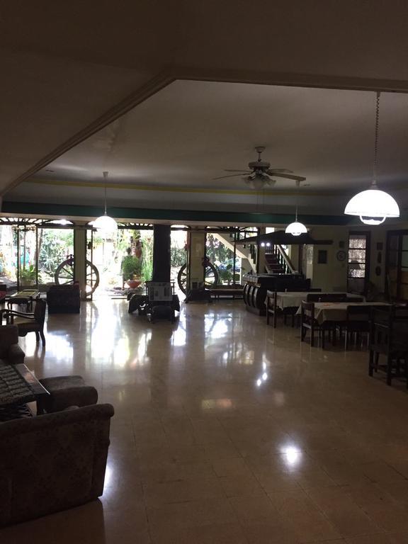 Splendid Inn Malang Kültér fotó